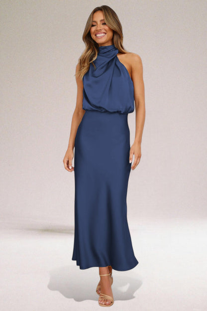 Élodie™ | Glamorous satin dress with halter neck.