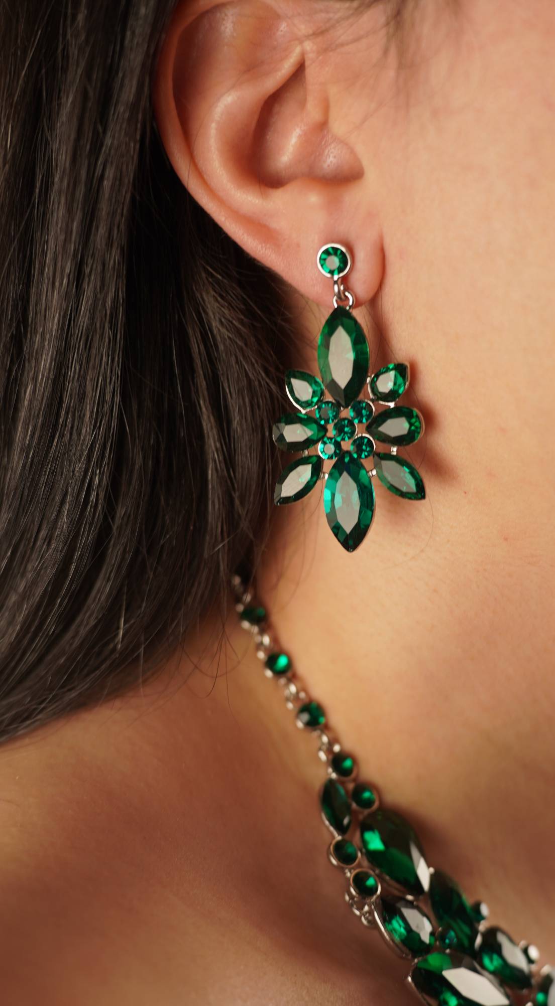 Sophistication Emerald Green Multi Stone Evening Necklace & Earrings Set
