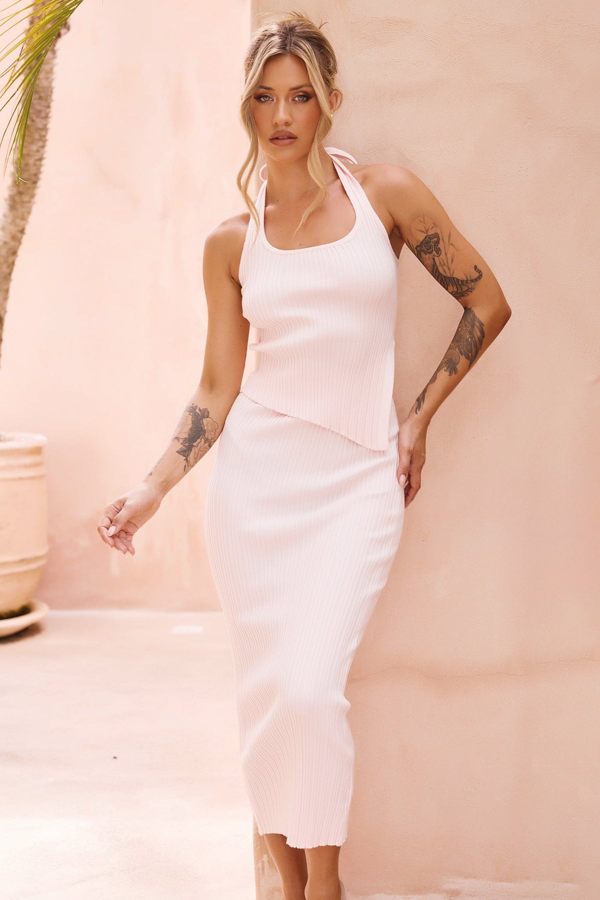 Chic Reigns Knit Midi Skirt - Pink