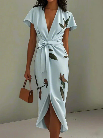 Florence bodycon dress in satin with short sleeves and white leaf pattern